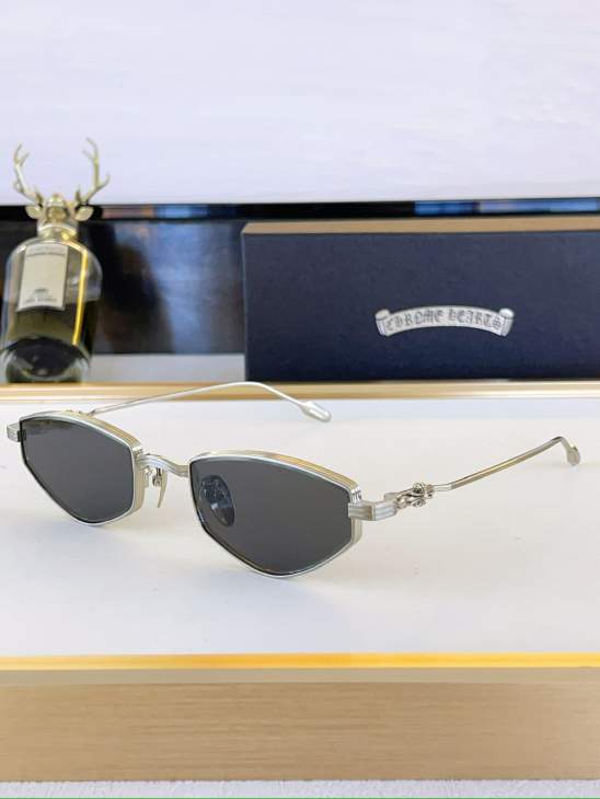 Picture of Chrome Hearts Sunglasses _SKUfw80914585fw